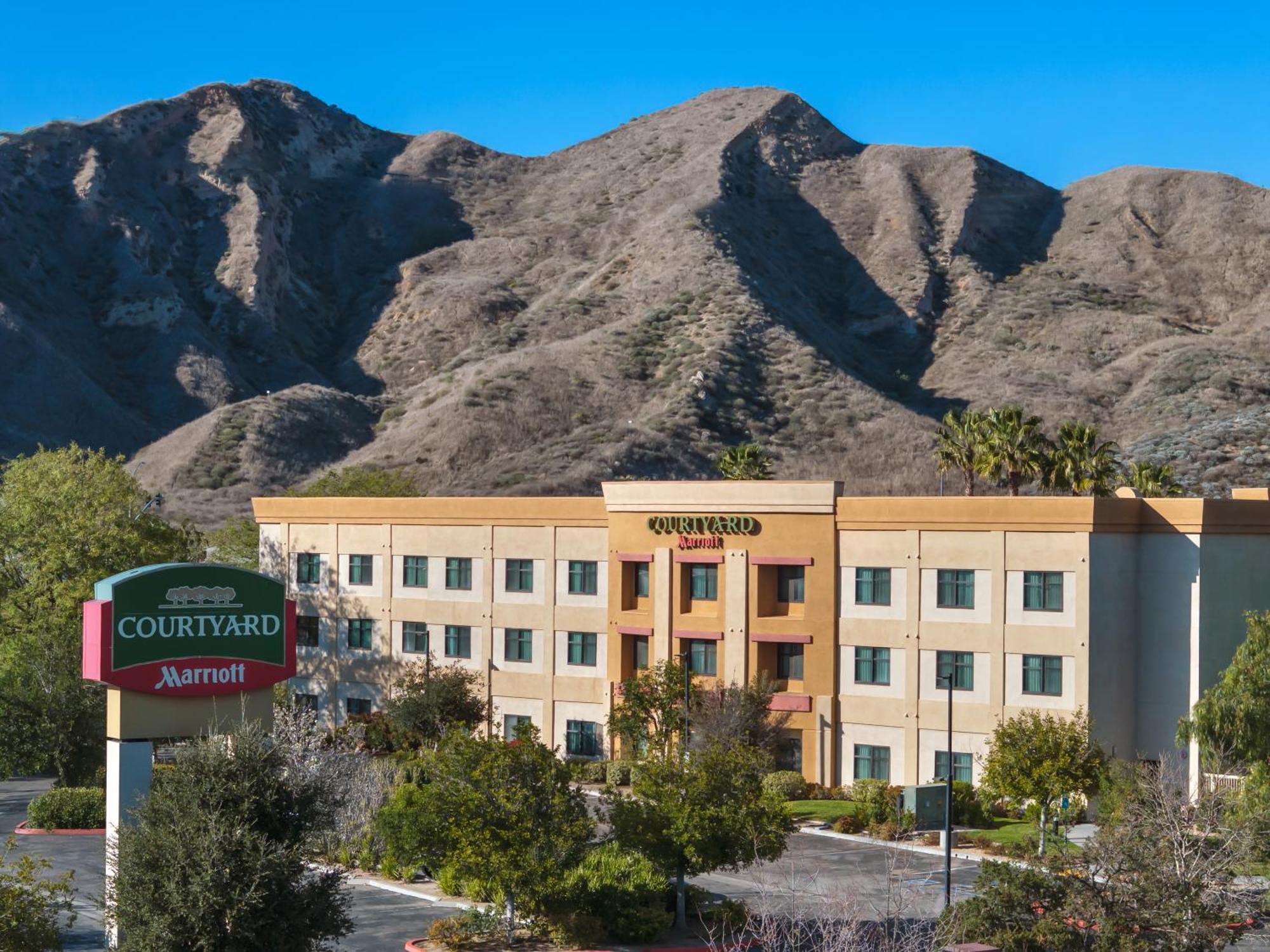 Отель Courtyard By Marriott Santa Clarita Валенсия Экстерьер фото