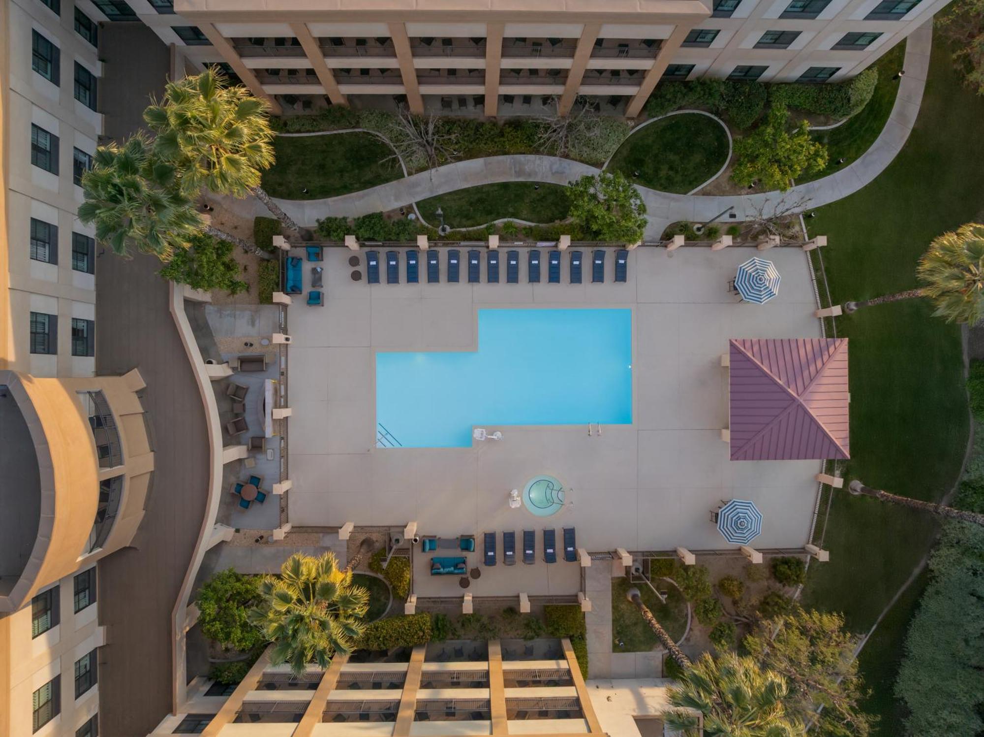 Отель Courtyard By Marriott Santa Clarita Валенсия Экстерьер фото