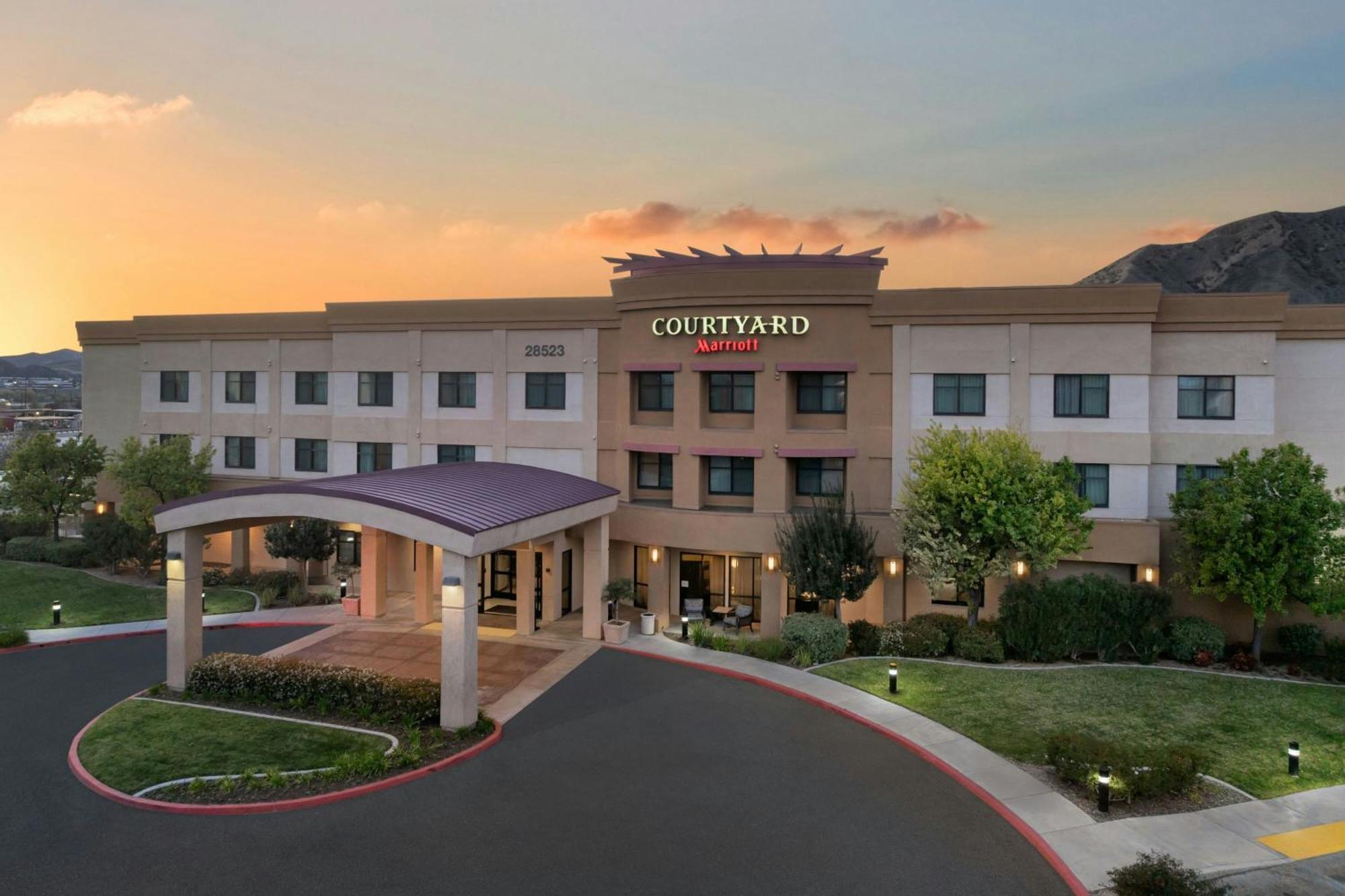 Отель Courtyard By Marriott Santa Clarita Валенсия Экстерьер фото